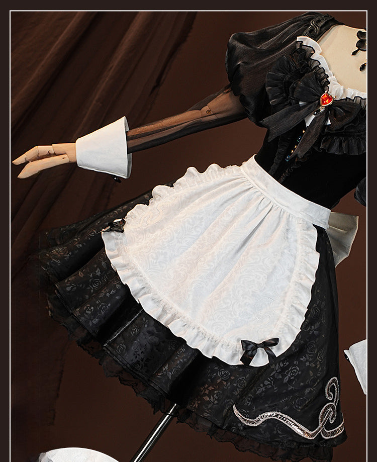 Costume de sorcière aux cheveux cramoisis et prêtre du diable Identity V